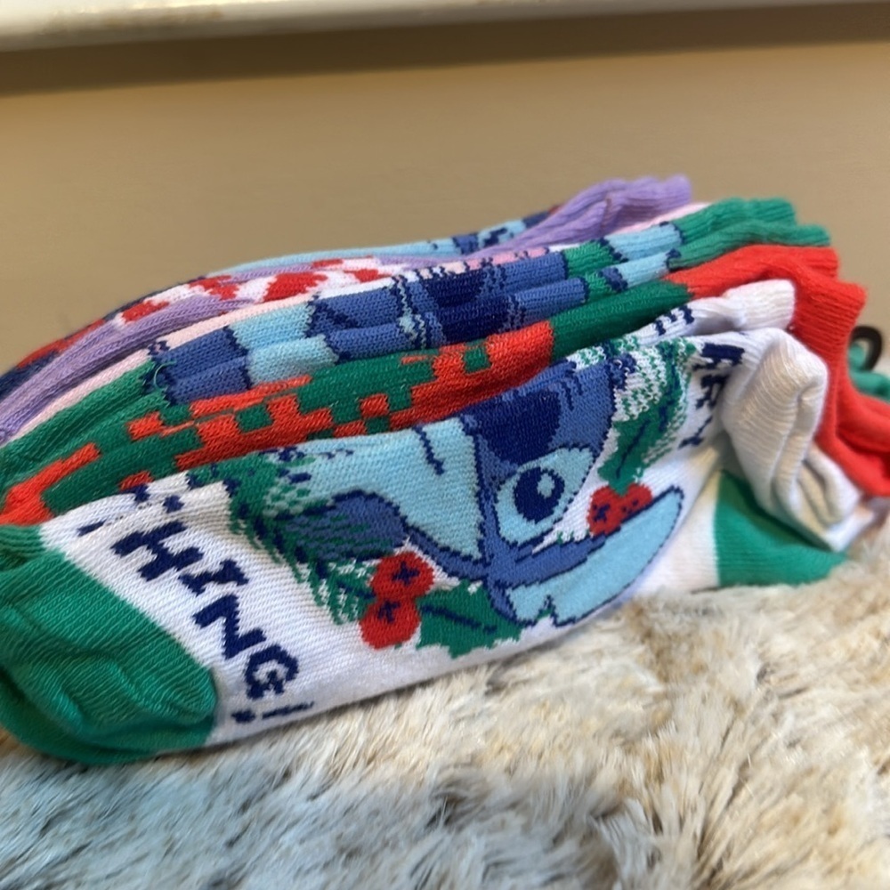 Disney Stitch Ceramic 2 Soup Mugs & Holiday socks - Picture 7 of 11